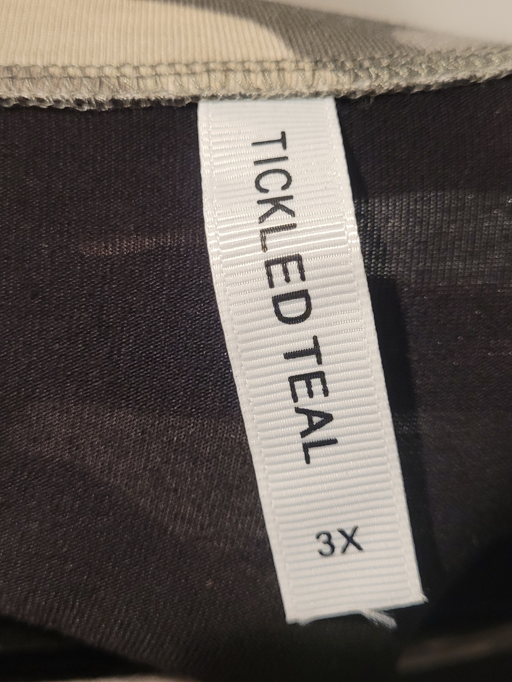 Tickled Teal Women's Black Raglan Tee with Camo Sleeves 3X - Picture 6 of 7